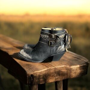 Idyllwind by Miranda Lambert Black Cowboy booties Sz 8.5
